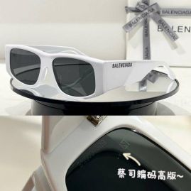 Picture of Balenciga Sunglasses _SKUfw53058724fw